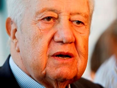 Mário Soares rejeita que Portugal obedeça à 'troika' como um 